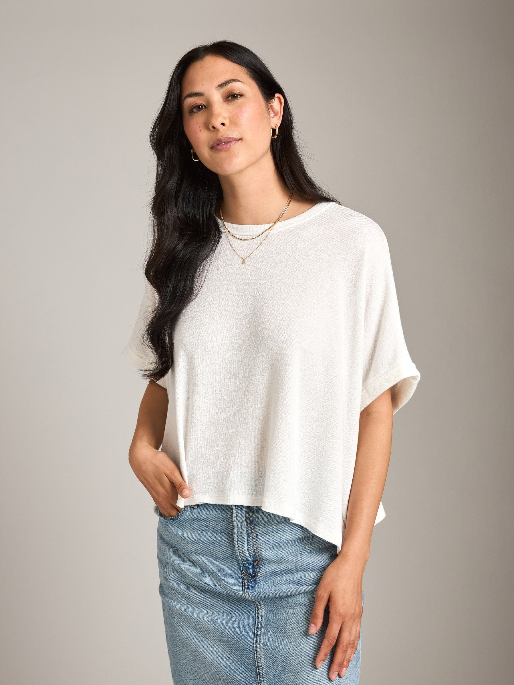 TOPS - LOVEFINN - Hacci Cuffed Tee - PLENTY