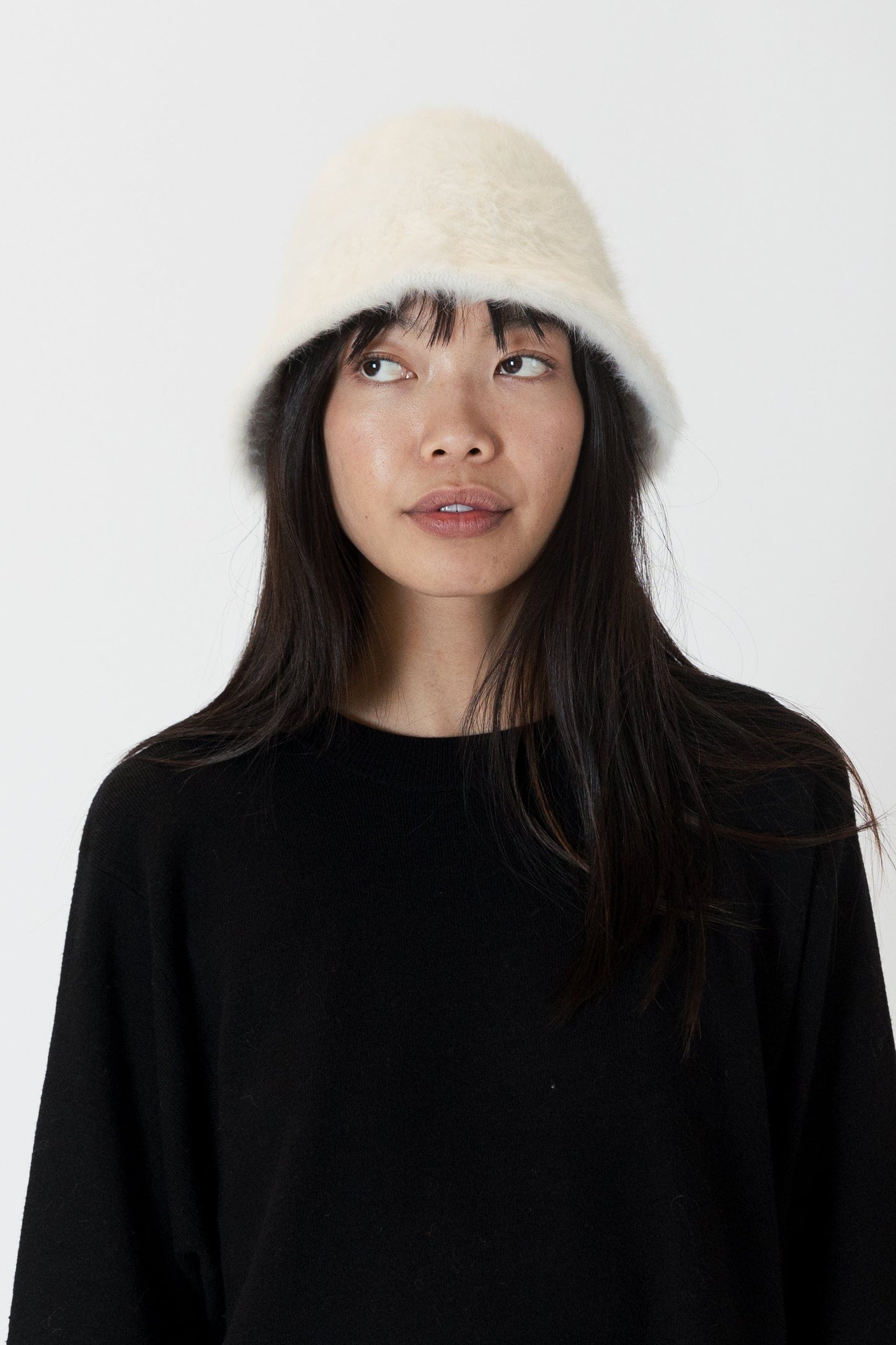 LYLA + LUXE ACCESSORIES Fuzzy Bucket Hat