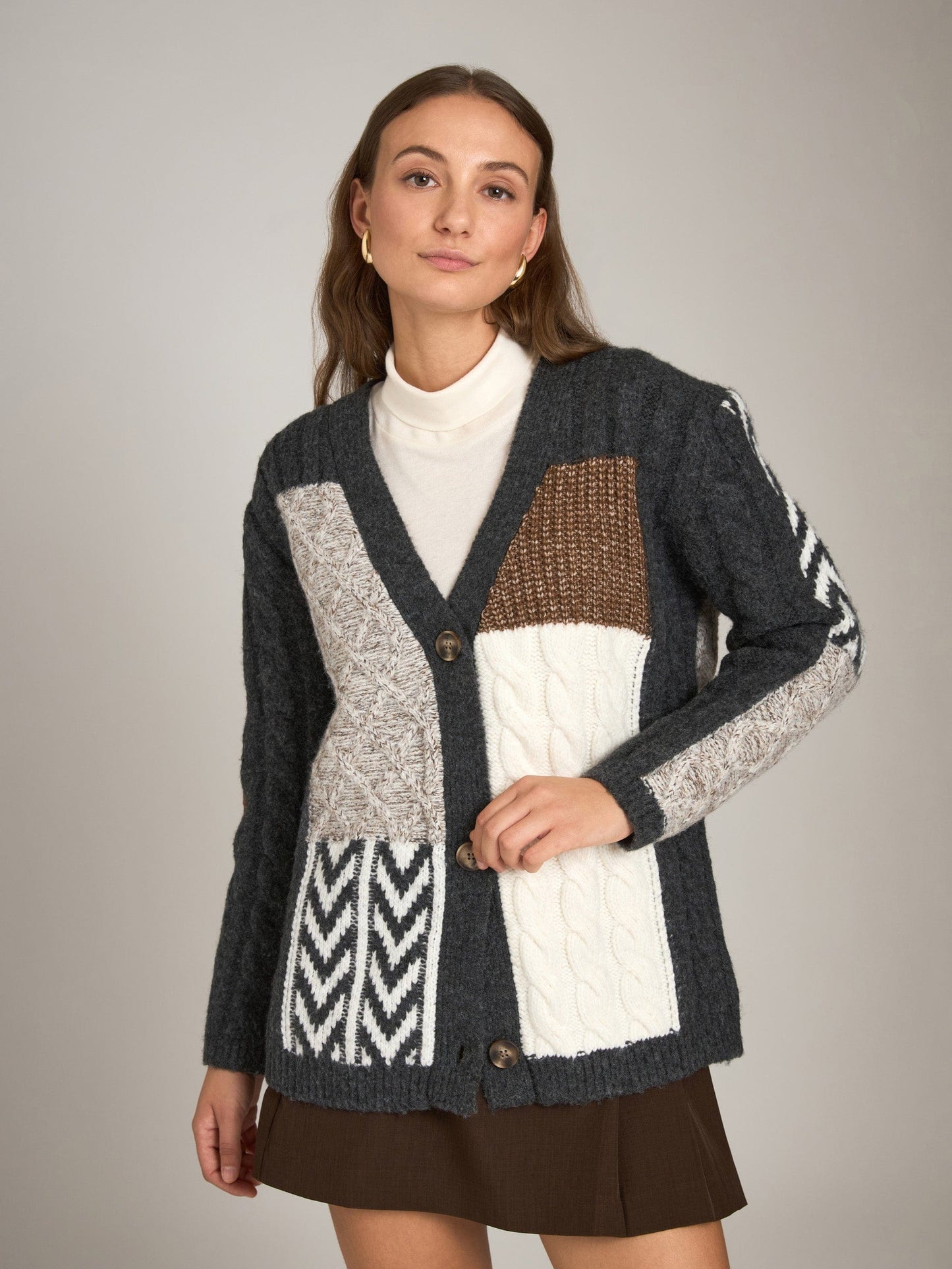 LOVEFINN Sweater Charcoal / XS Ludmila Patchwork V Cardi