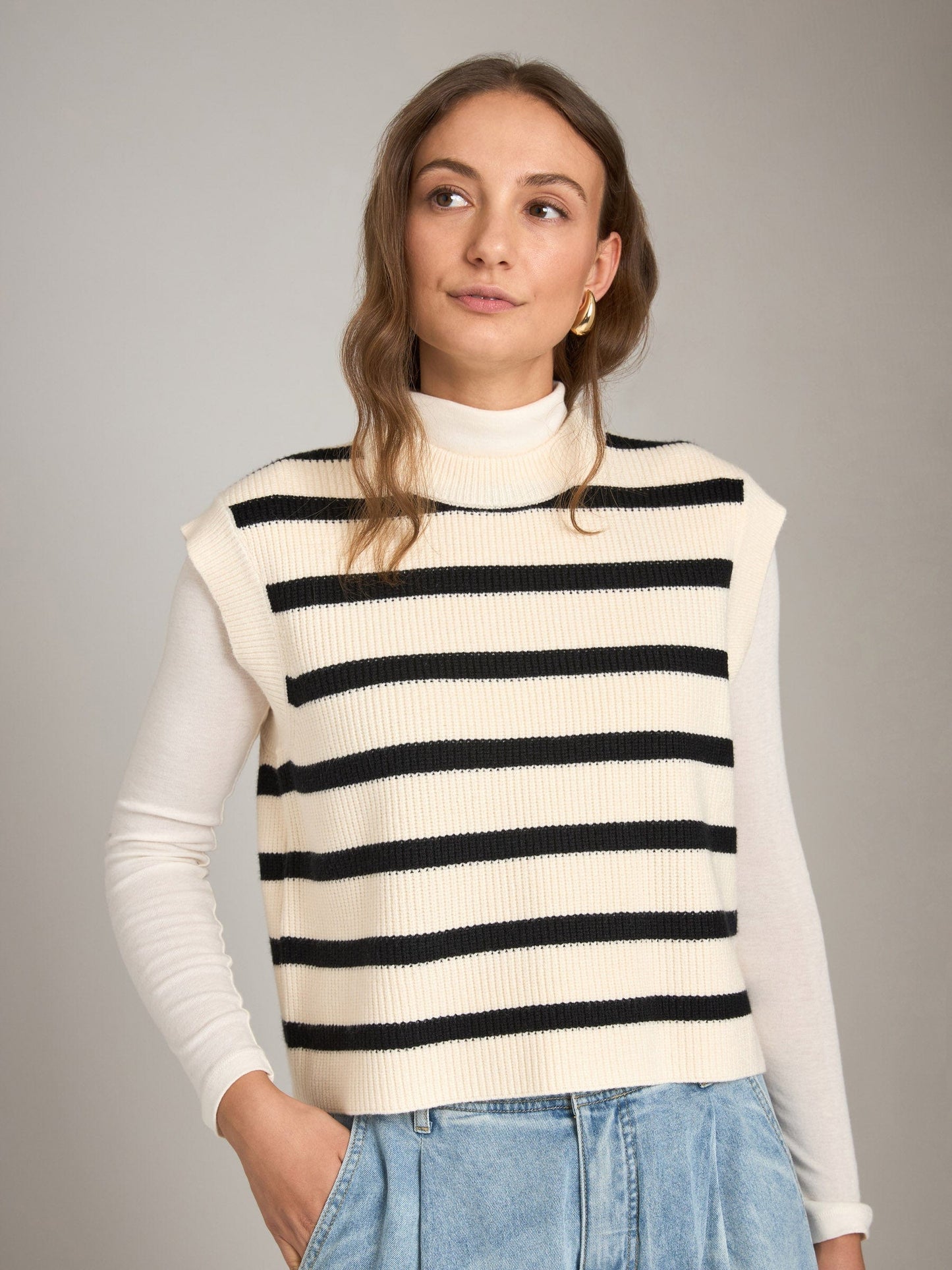 LOVEFINN sweater Cream Black / S Stripe Vest