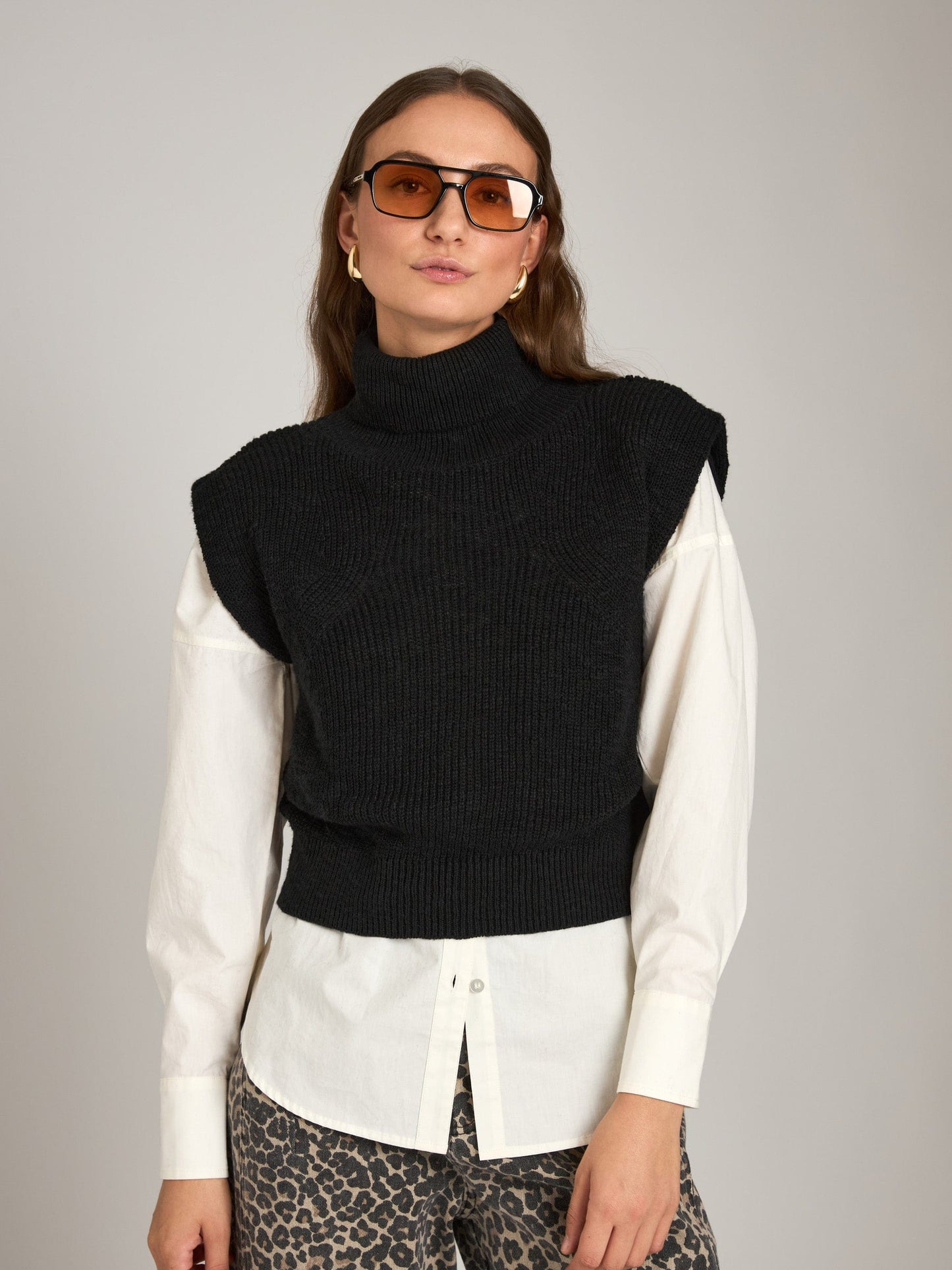 LOVEFINN Sweater Black / S Turtle Neck Cotton Sleeveless Knit