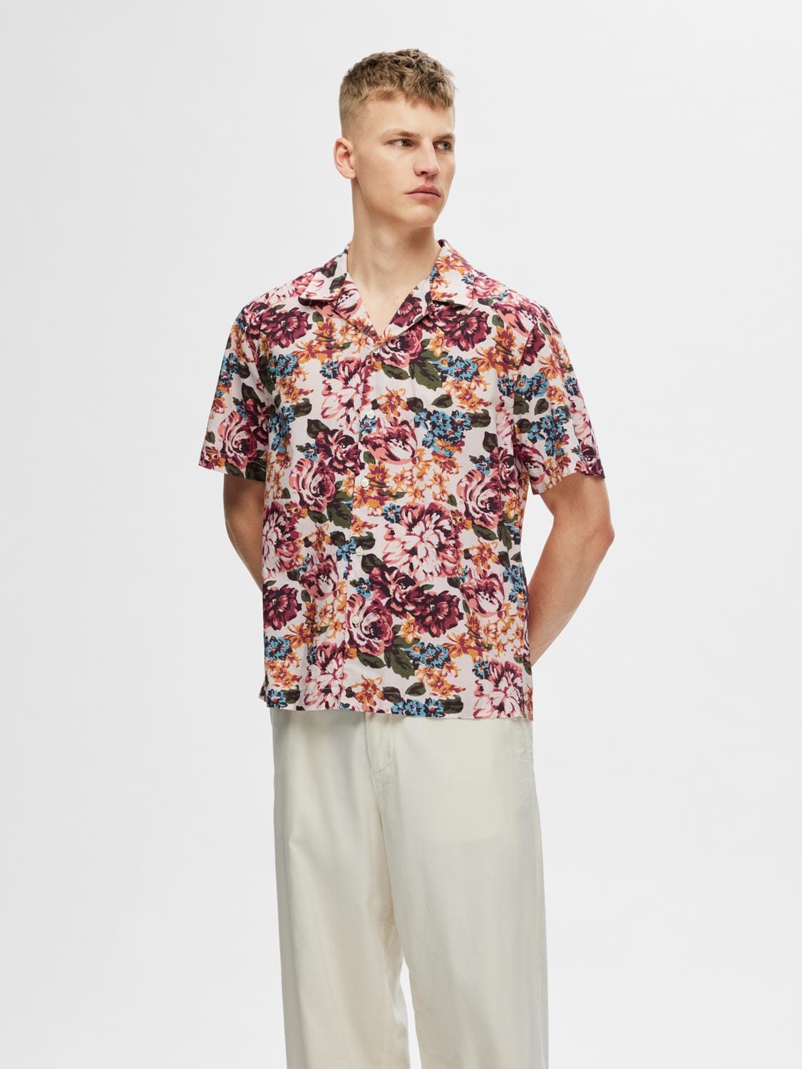 m tops - Selected - Relaxed Floral Shirt AOP - PLENTY