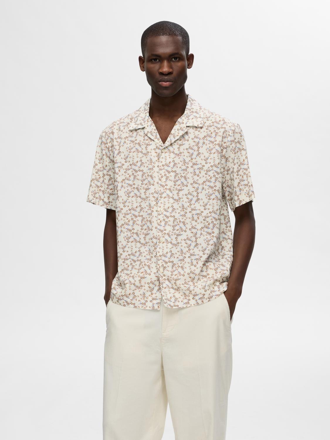 m tops - Selected - Relaxed Floral Shirt AOP - PLENTY