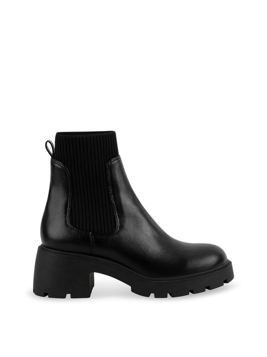 STEVE MADDEN shoes Black / 6 Halona Chelsea Boot