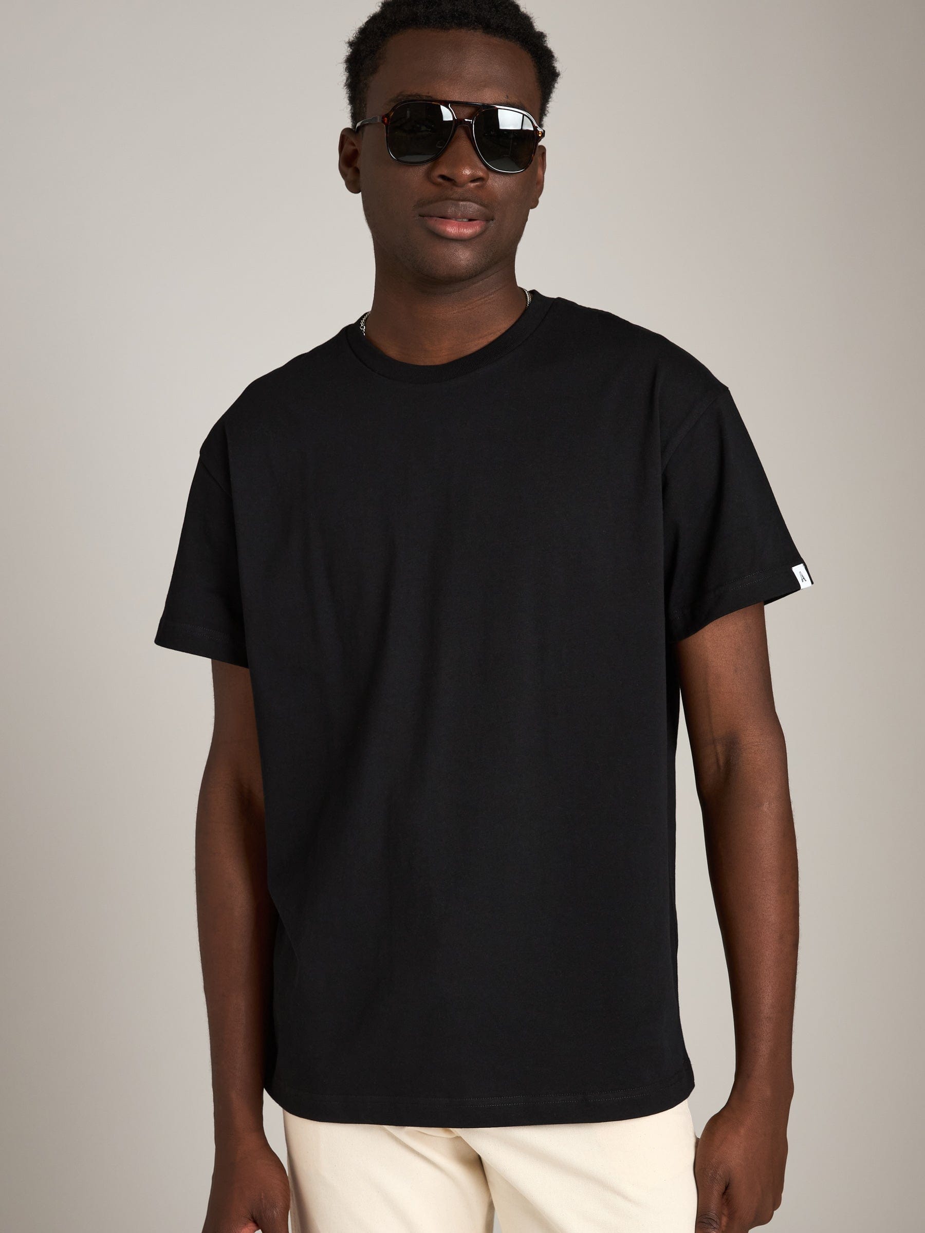 ATRIUM M TOPS Black / XS Crewneck Short Sleeve T-Shirt