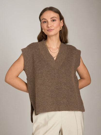 LOVEFINN Sweater Brown / S Knit Vest