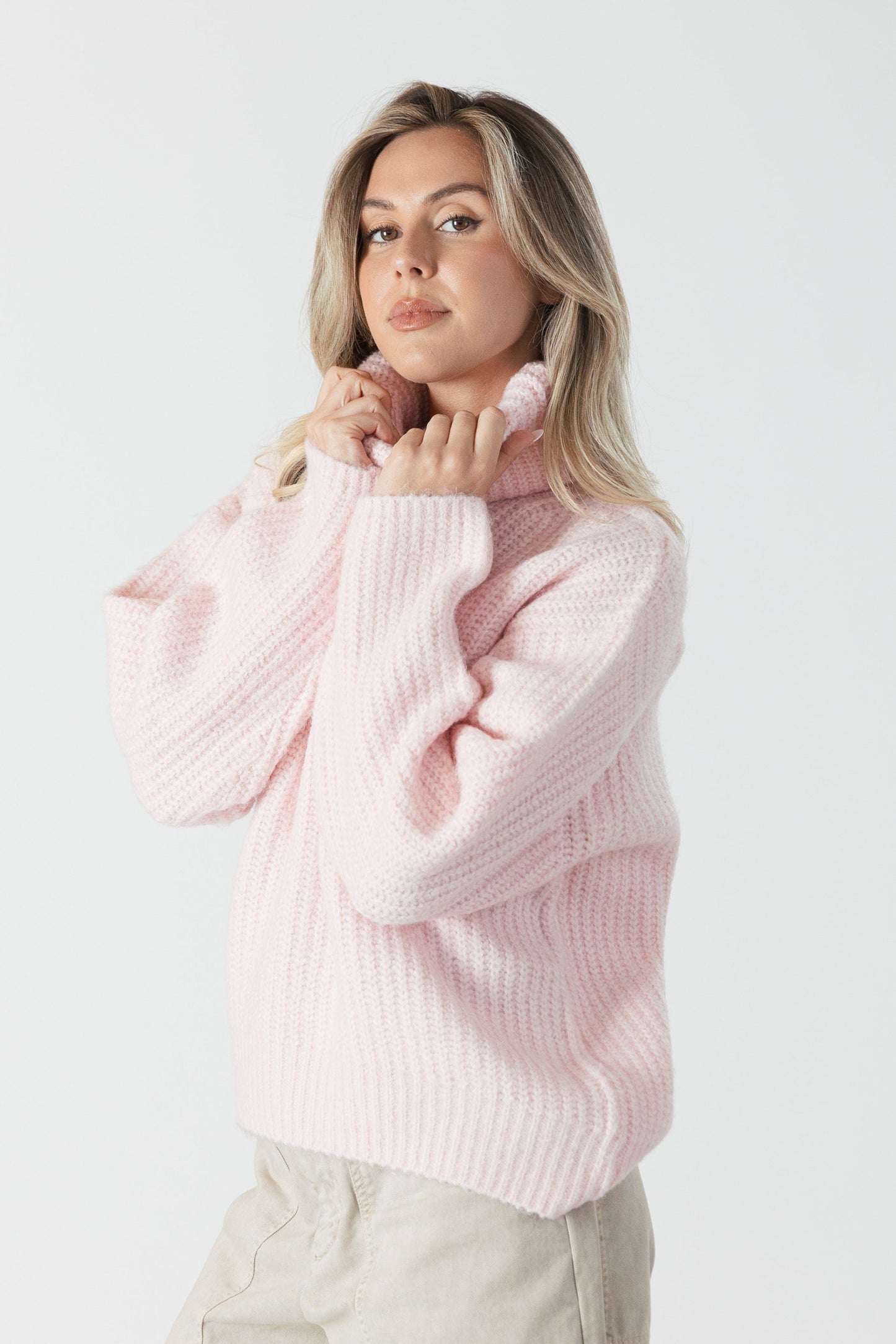 LYLA + LUXE Sweater Sahar Ribbed Turtle Neck Sweater