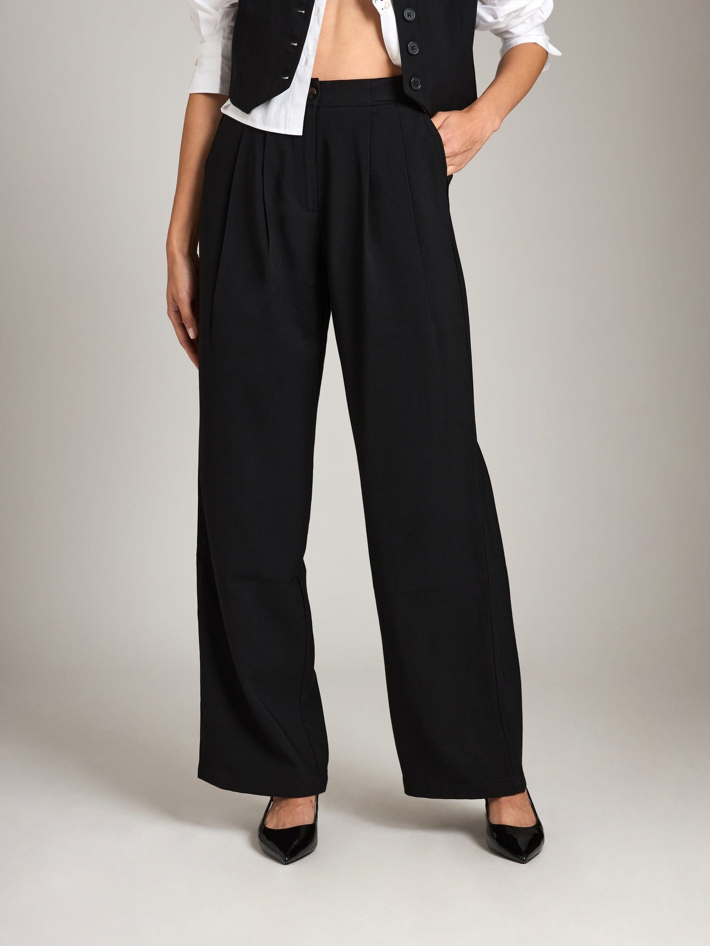 Monk & Lou bottoms Black / 00 Rebecca Pleated Wide Trouser