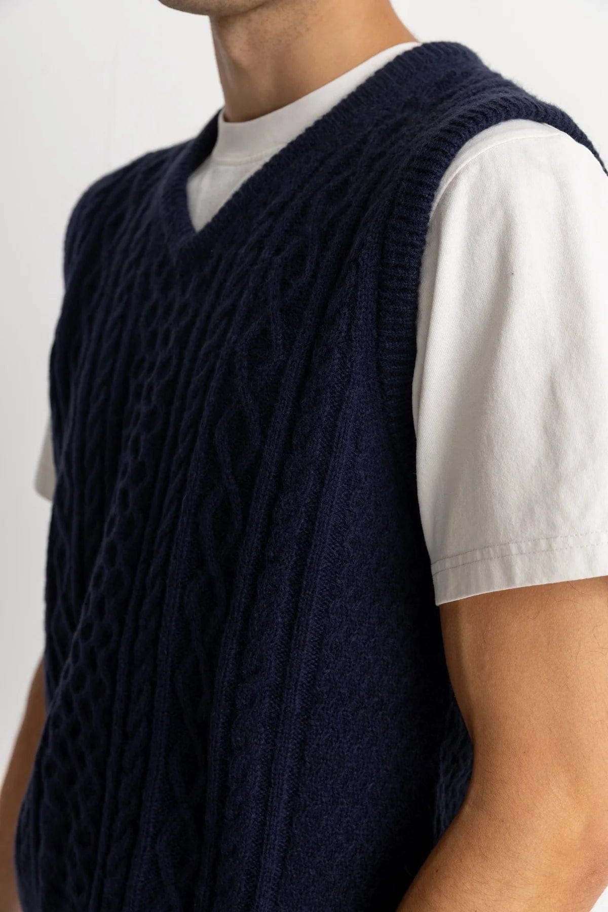 M SWEATERS - RHYTHM - Mohair Knit Vest - PLENTY