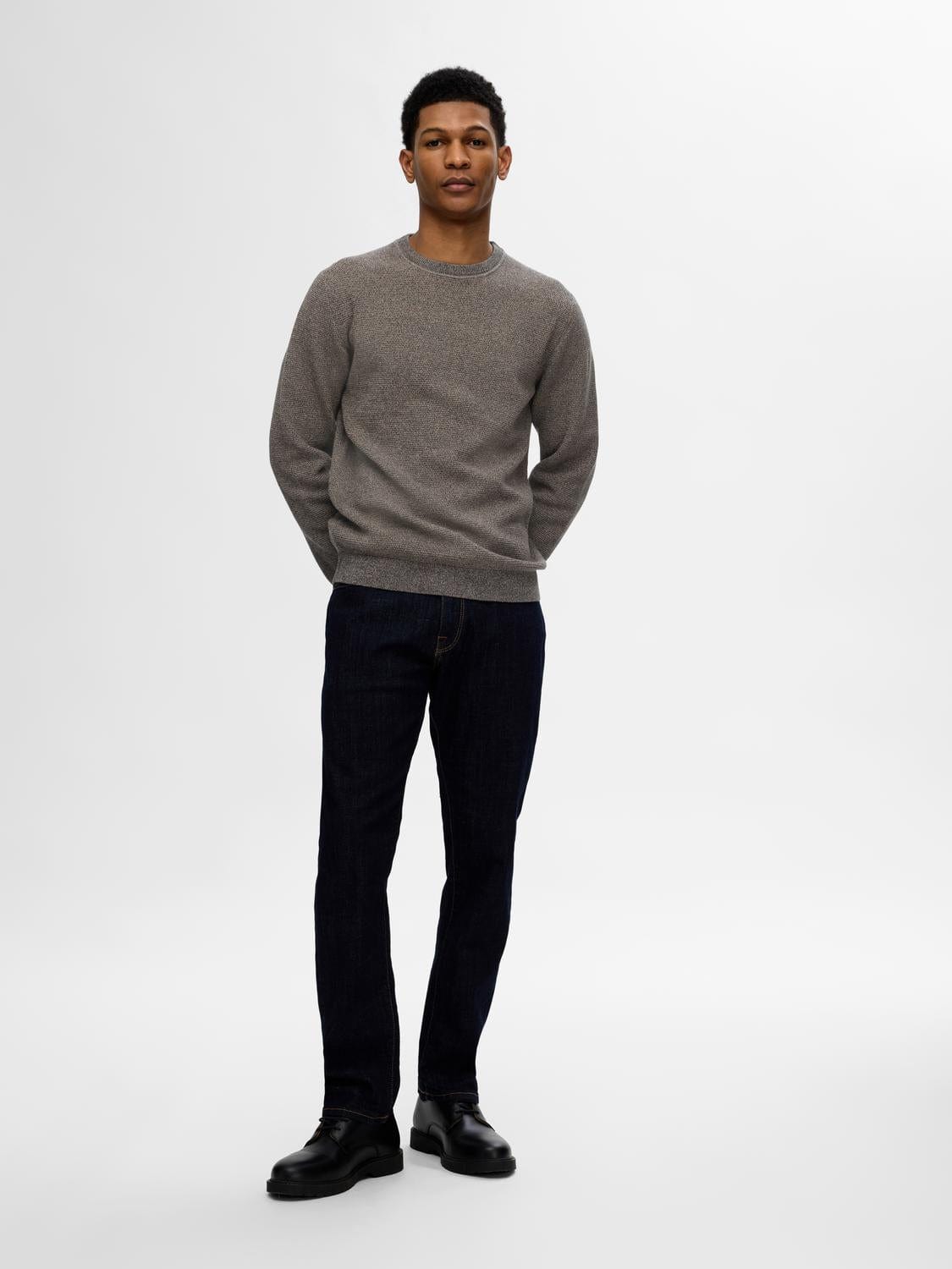 M SWEATERS - Selected - Ross Structure Organic Crew Neck - PLENTY