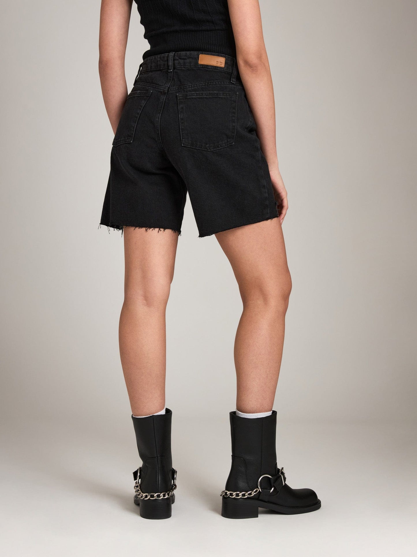 Tailor Made Denim Premium Oslo 90's Short Destroyed - Frost Black